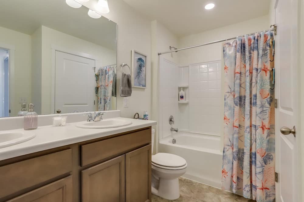 Photo of Bathroom in Bennett