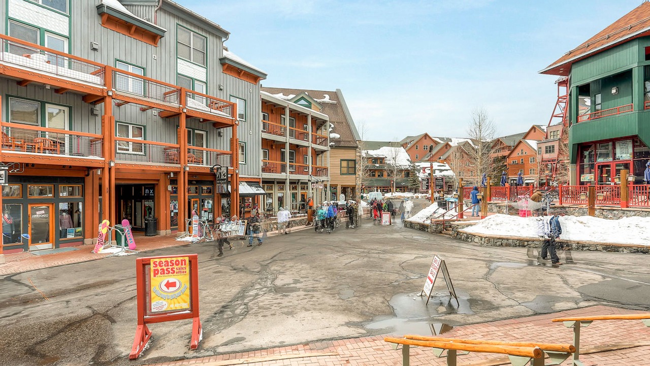Photo of Outdoor in Lakeside Village