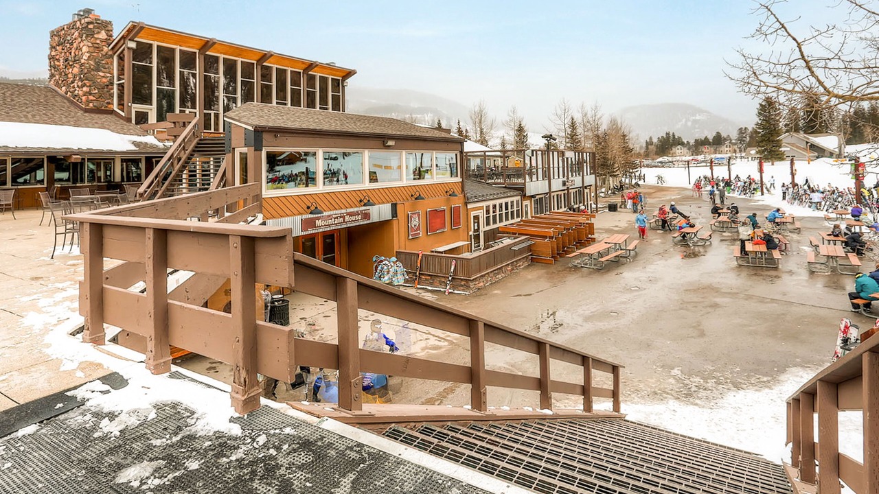 Photo of Outdoor in Lakeside Village