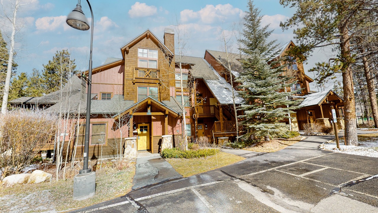 Photo of Outdoor in Lakeside Village