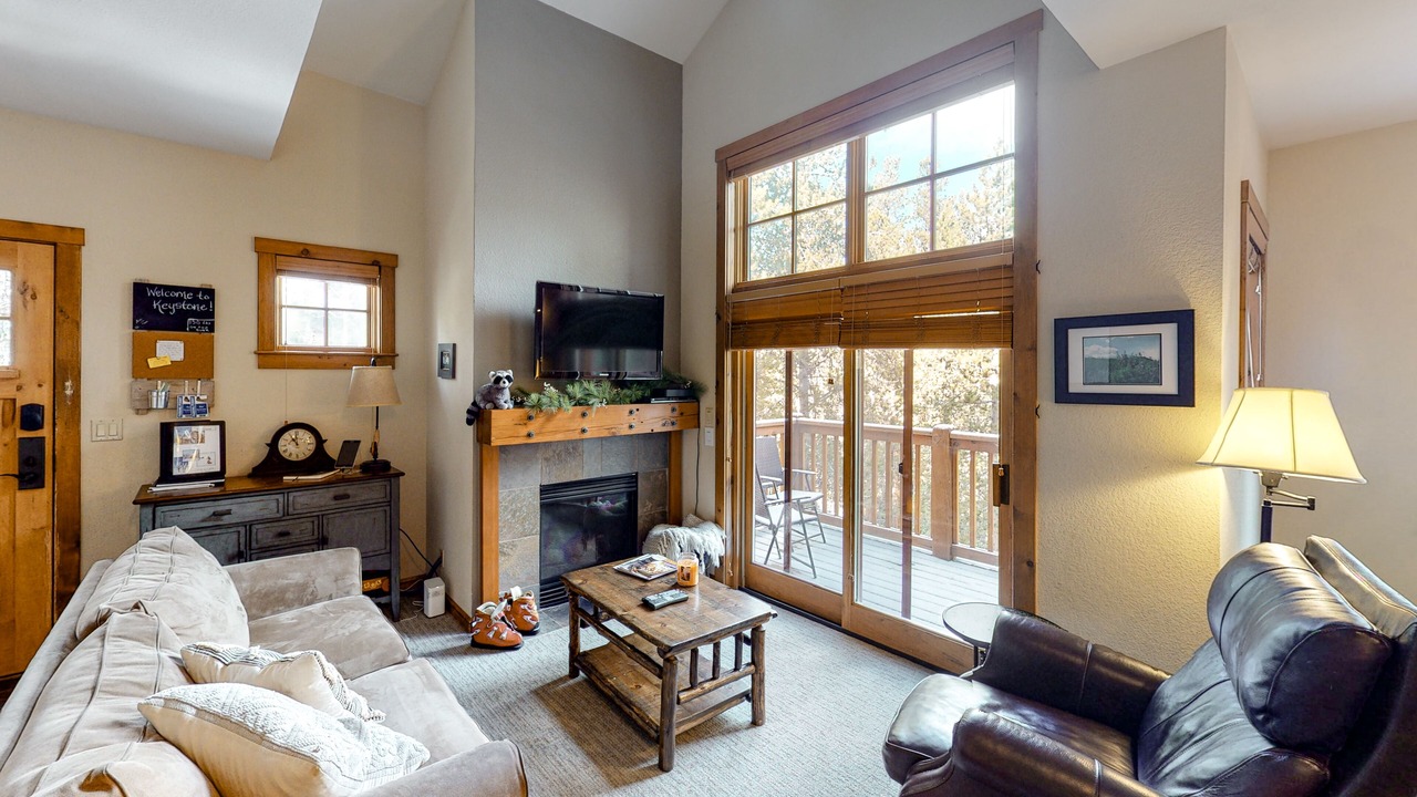 Photo of Livingroom in Lakeside Village