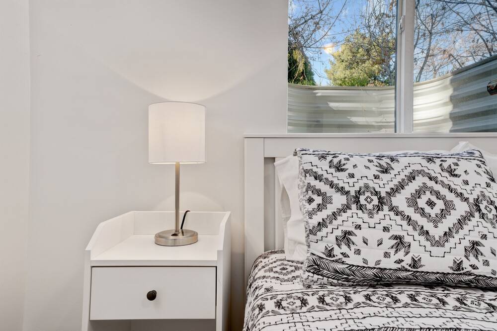 Photo of Bedroom in Springville