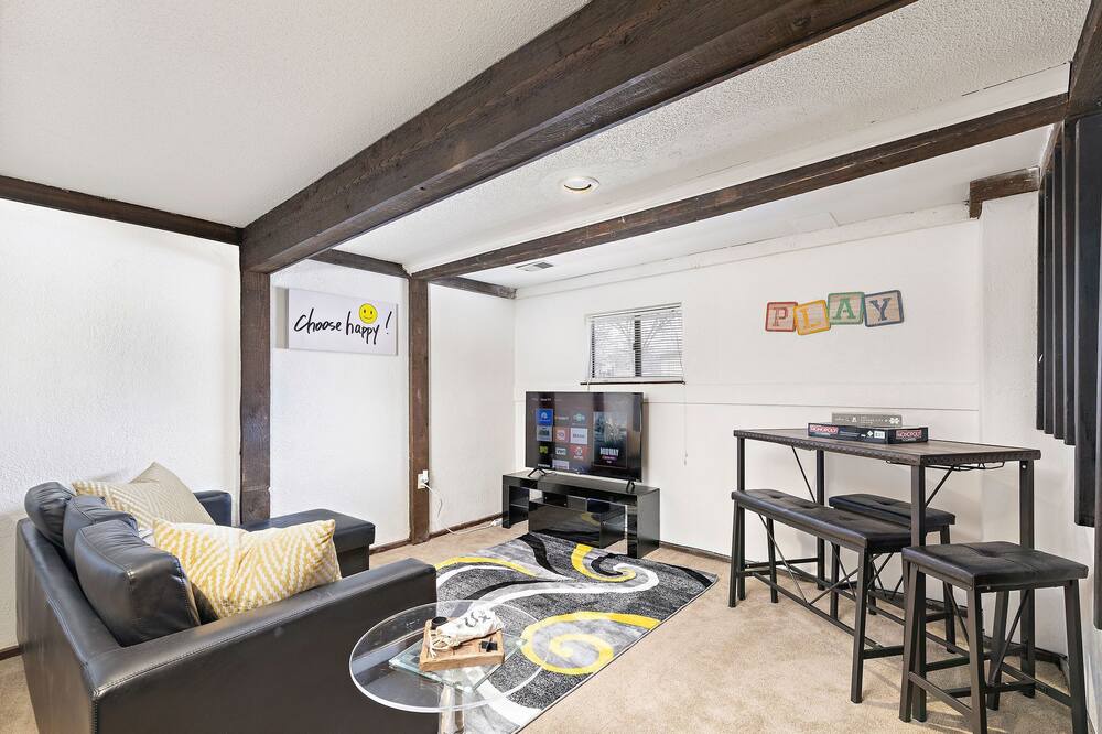 Photo of Livingroom in Bethel