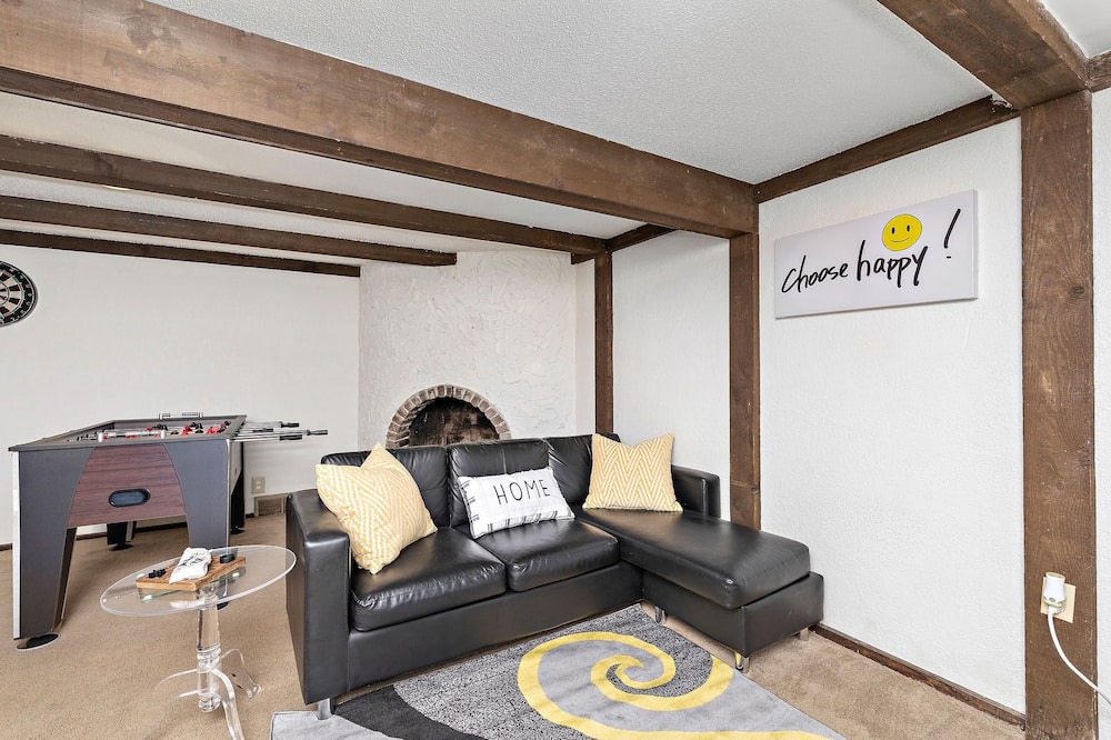 Photo of Livingroom in Bethel