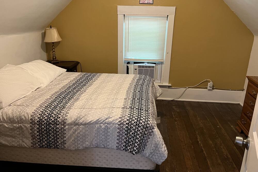Photo of Bedroom in Broadway Gillham
