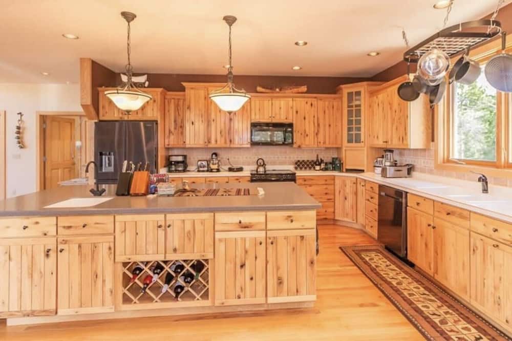 Photo of Kitchen in Lake George