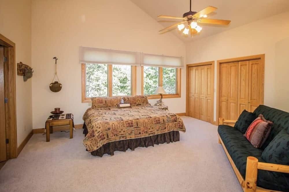 Photo of Bedroom in Lake George