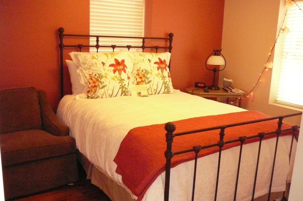 Photo of Bedroom in Holmesville