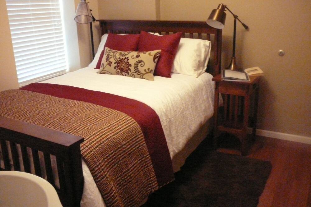 Photo of Bedroom in Holmesville