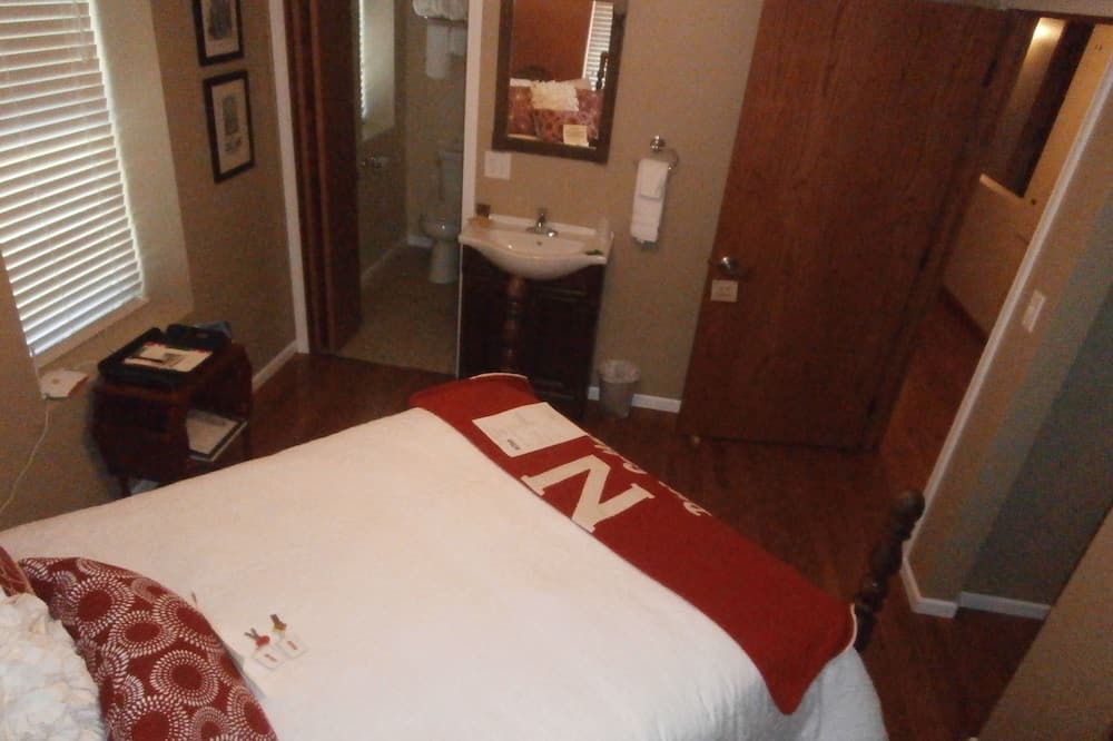 Photo of Bedroom in Holmesville