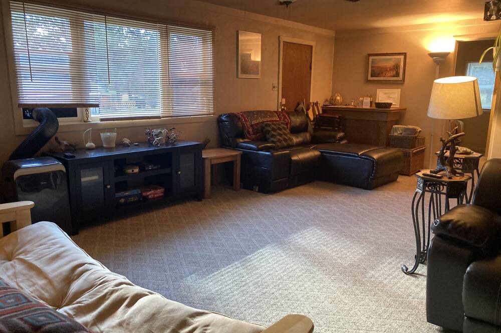 Photo of Livingroom in Weston