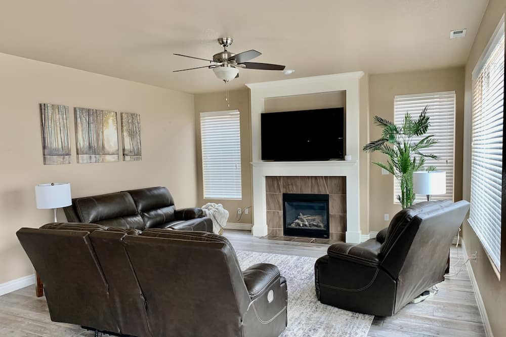 Photo of Livingroom in Cimarron Hills