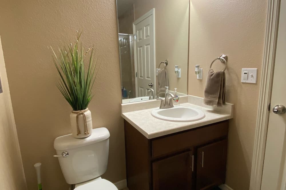 Photo of Bathroom in Cimarron Hills