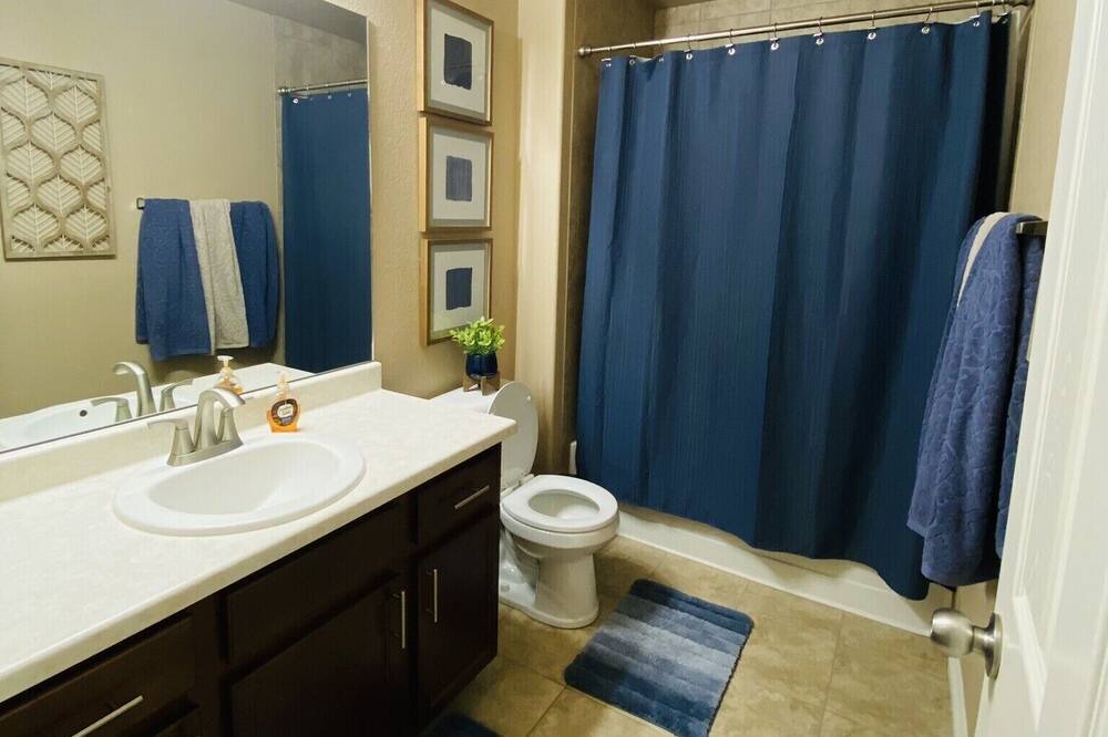 Photo of Bathroom in Cimarron Hills