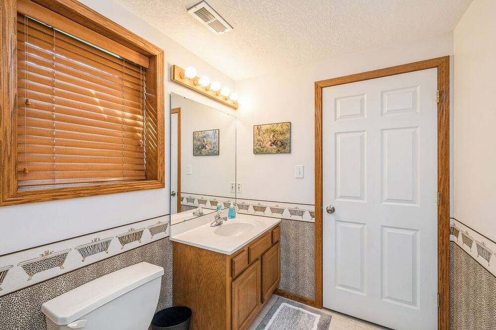 Photo of Bathroom in Urbandale