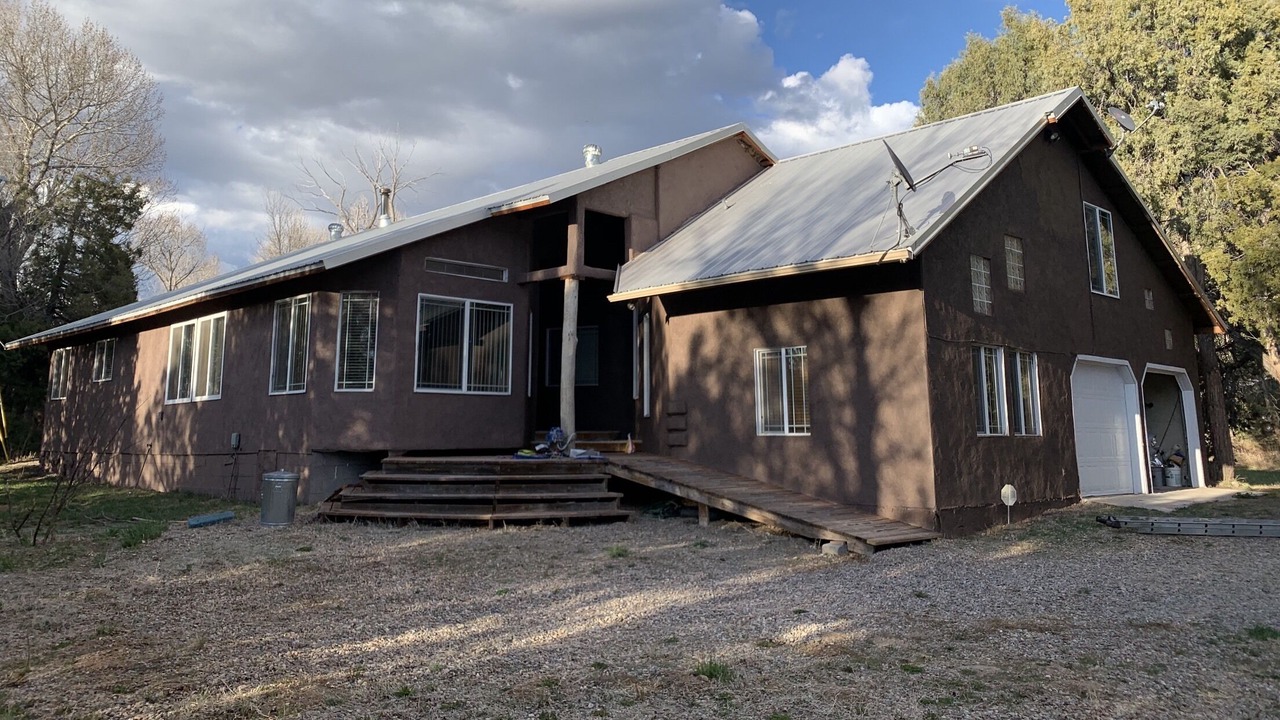 Photo of Buildings in Questa