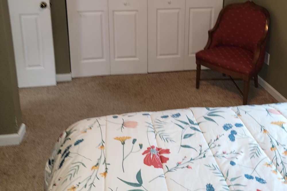 Photo of Bedroom in Eagle