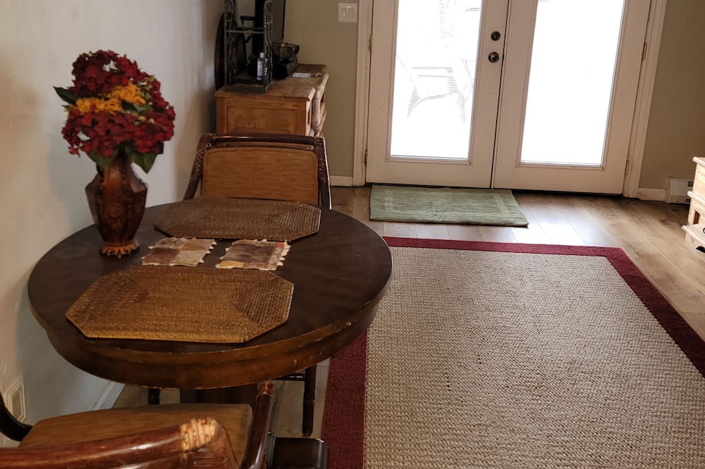 Photo of Livingroom in Eagle