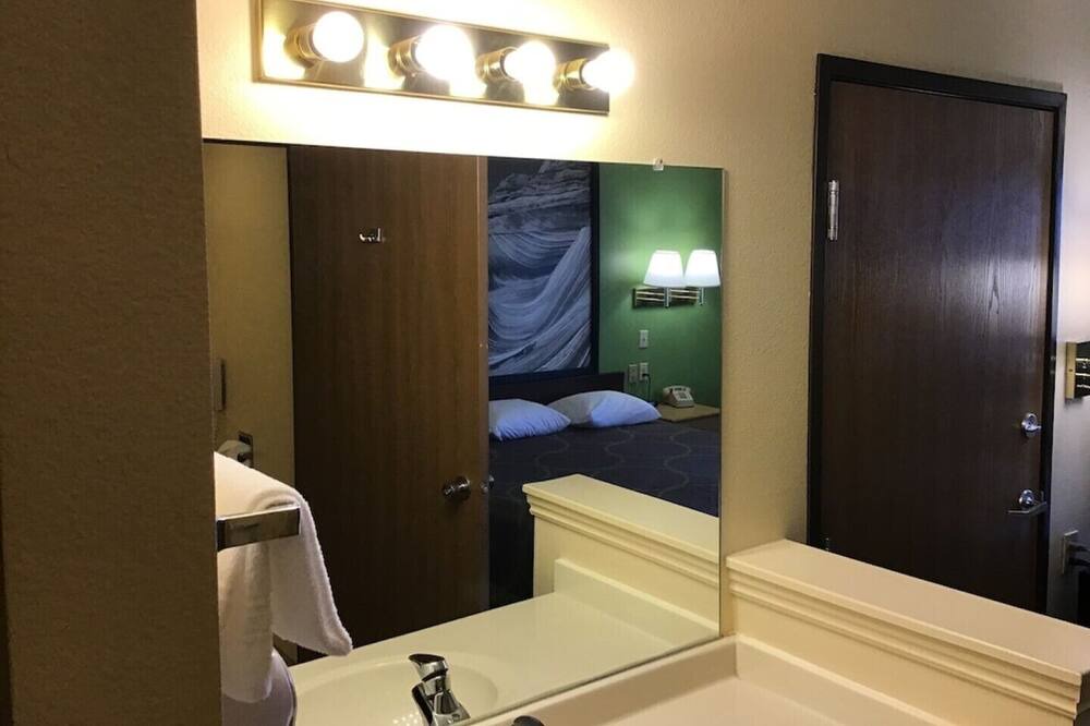 Photo of Bathroom in Vernal