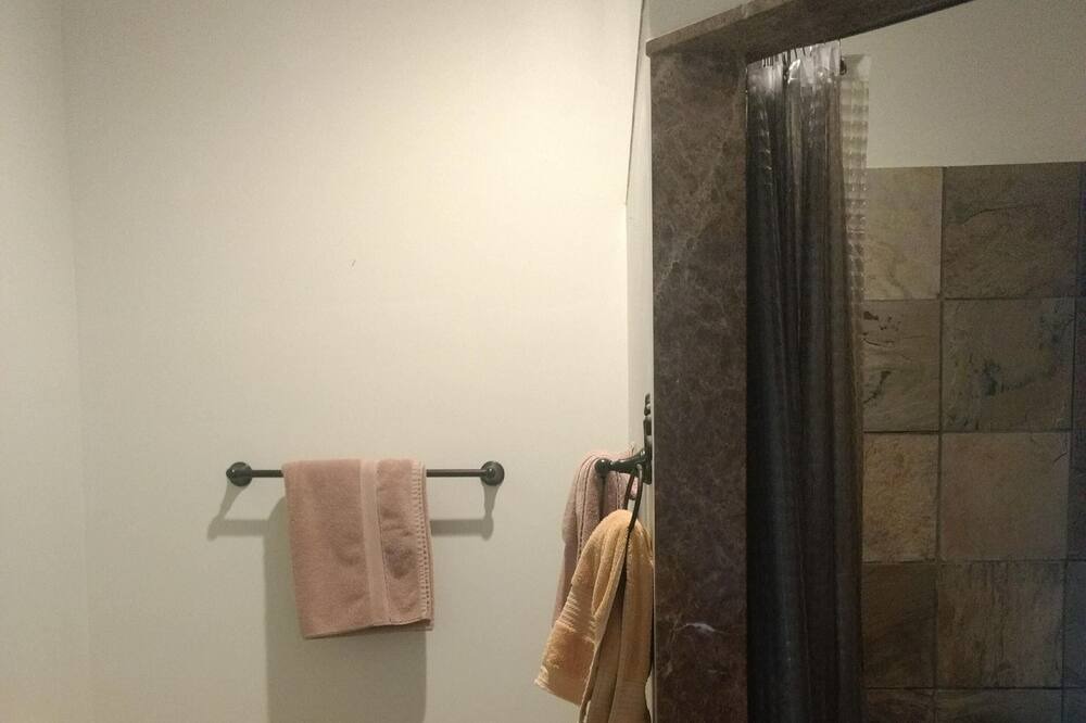 Photo of Bathroom in Lincoln County