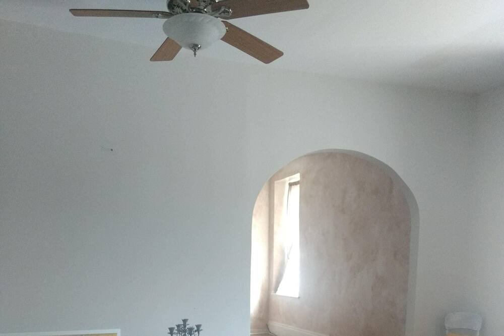 Photo of Kitchen in Lincoln County