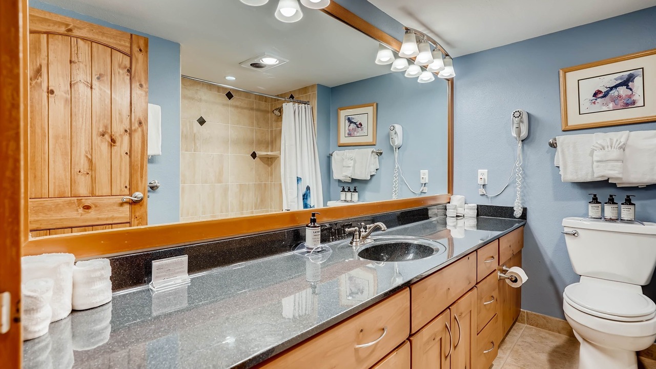 Photo of Bathroom in Lakeside Village
