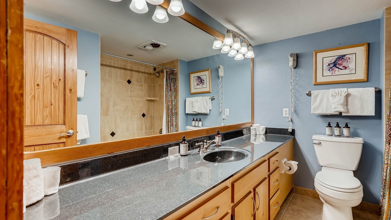 Photo of Bathroom in Lakeside Village