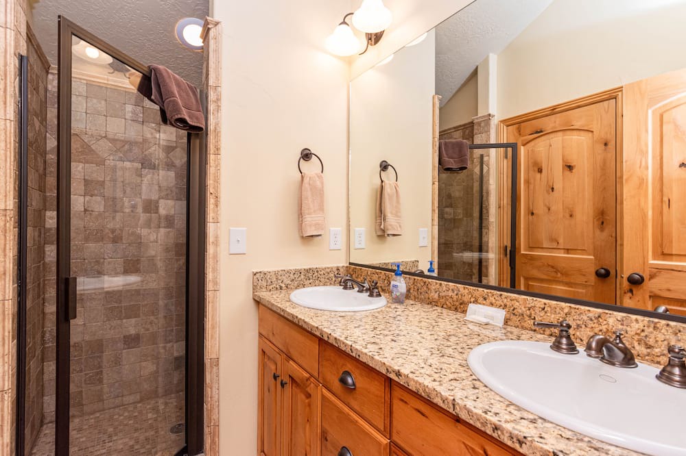 Photo of Bathroom in Wolf Creek