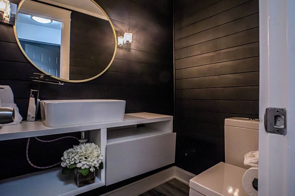 Photo of Bathroom in Lenexa