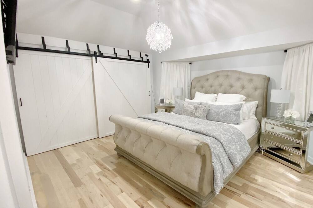 Photo of Bedroom in Lenexa