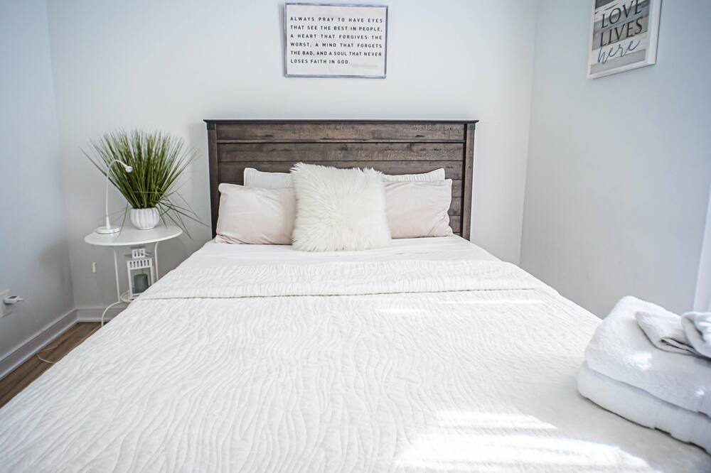 Photo of Bedroom in Lenexa