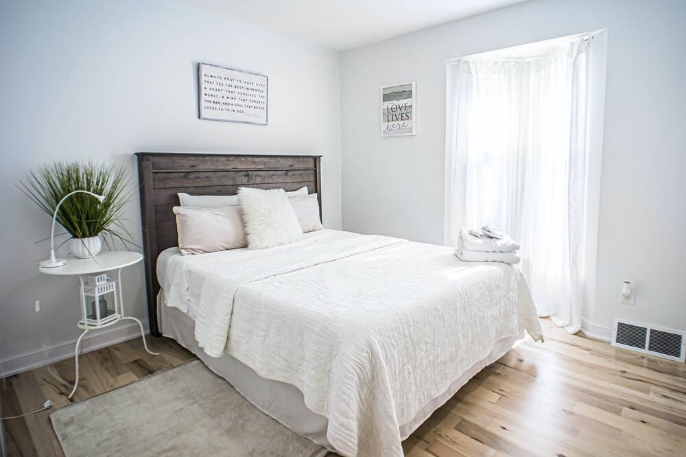 Photo of Bedroom in Lenexa