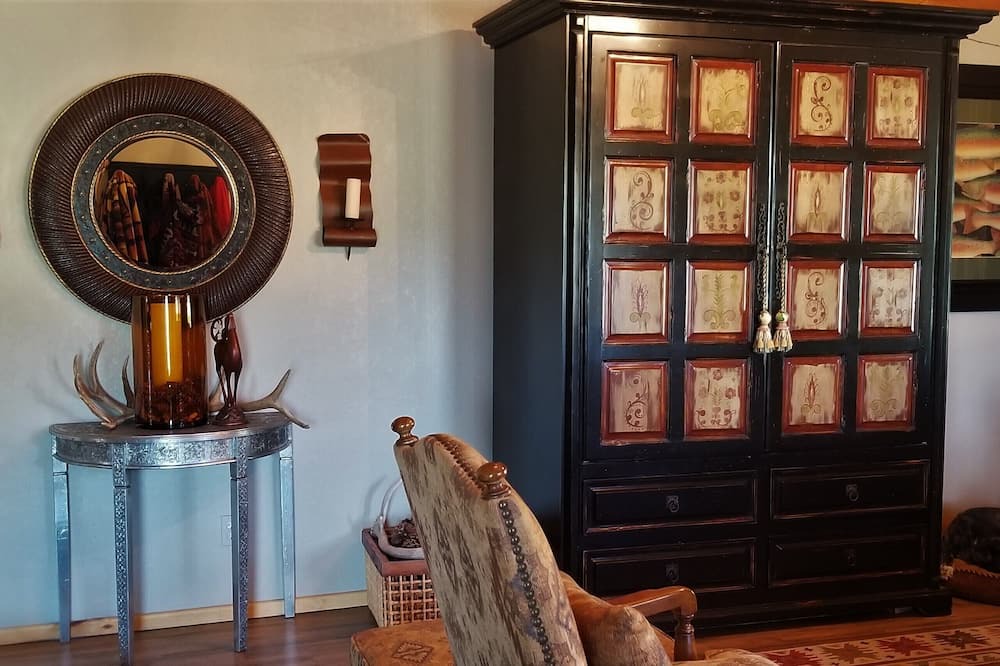 Photo of Livingroom in South Fork