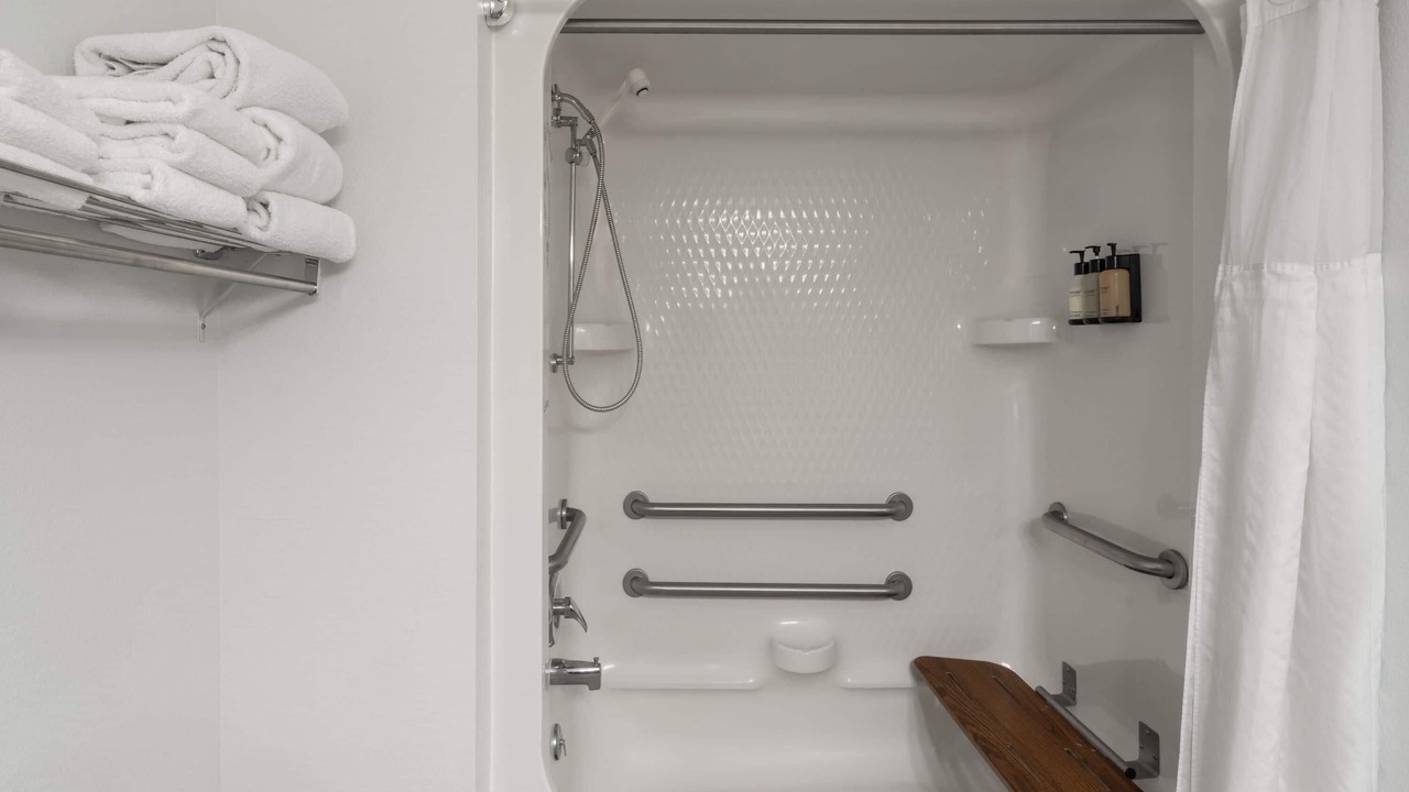 Photo of Bathroom in Gardiner