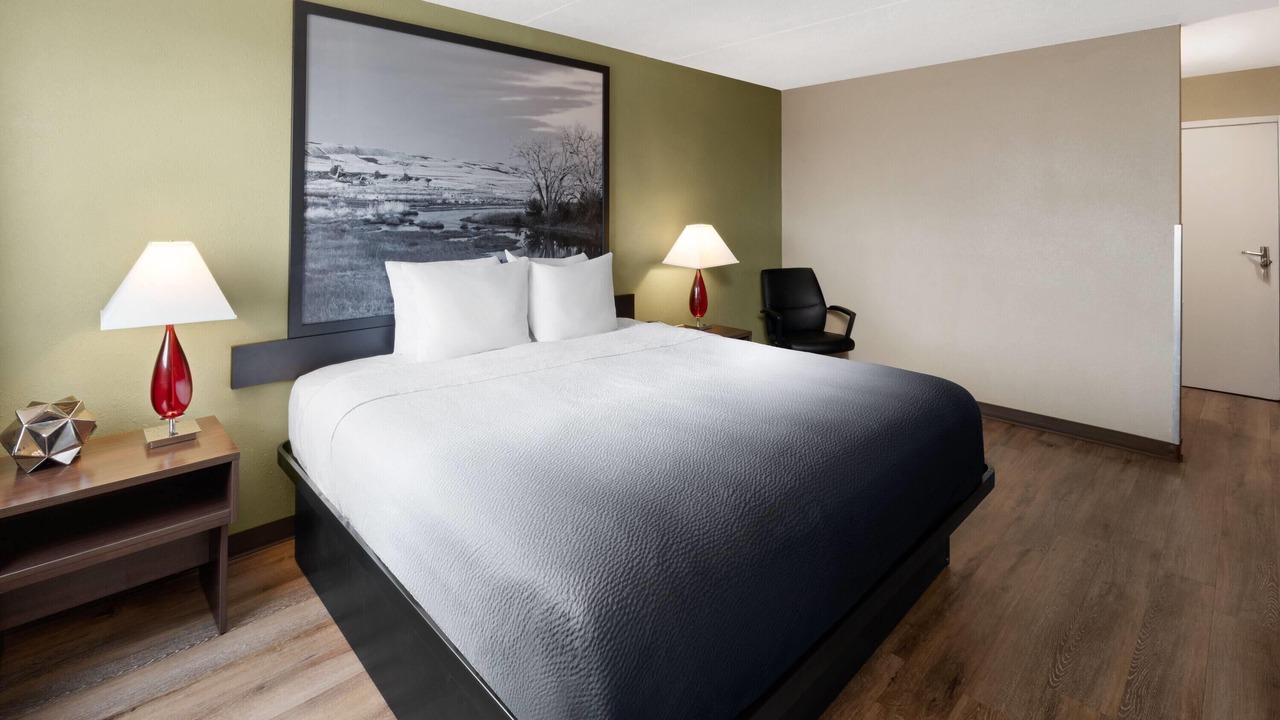 Photo of Bedroom in Northwest Colorado Springs