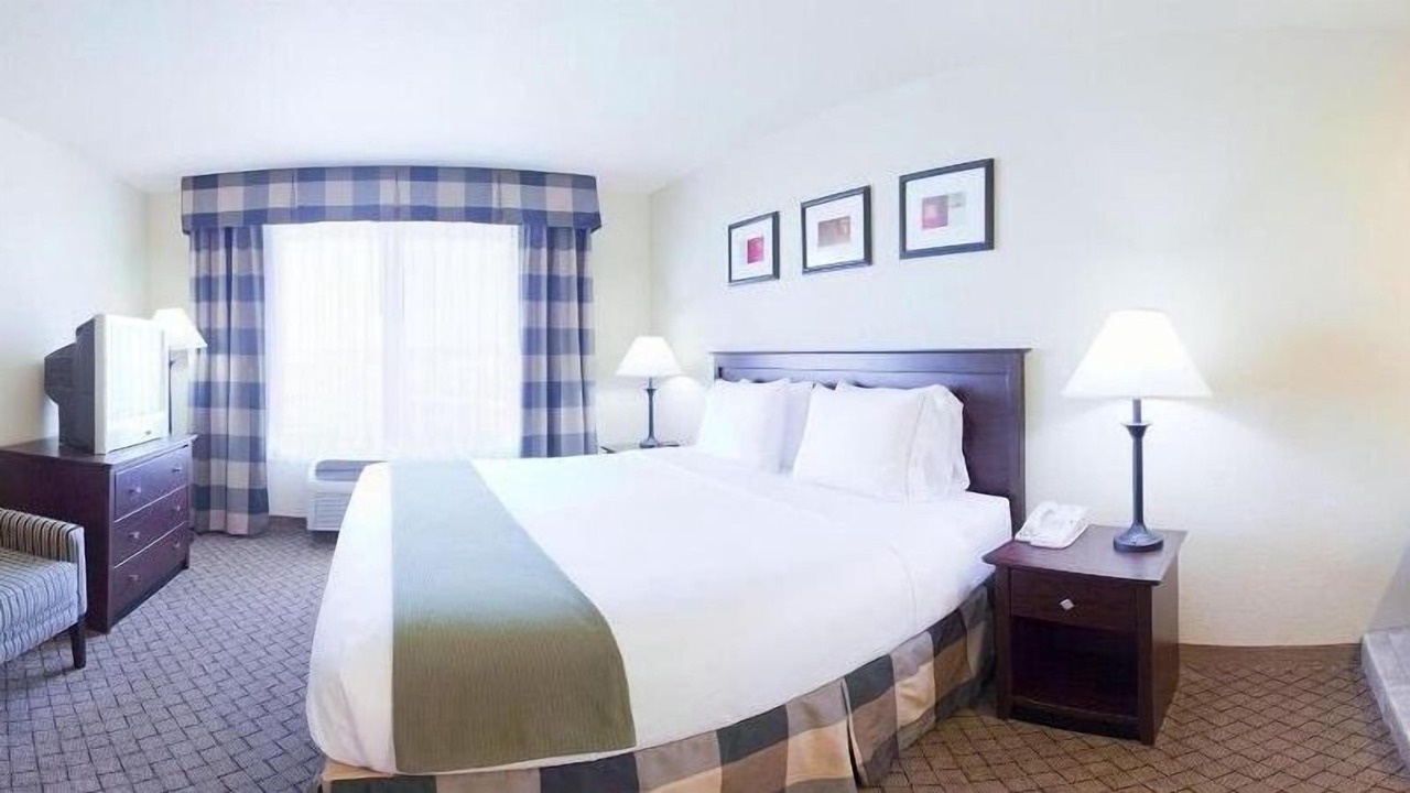Photo of Bedroom in El Dorado