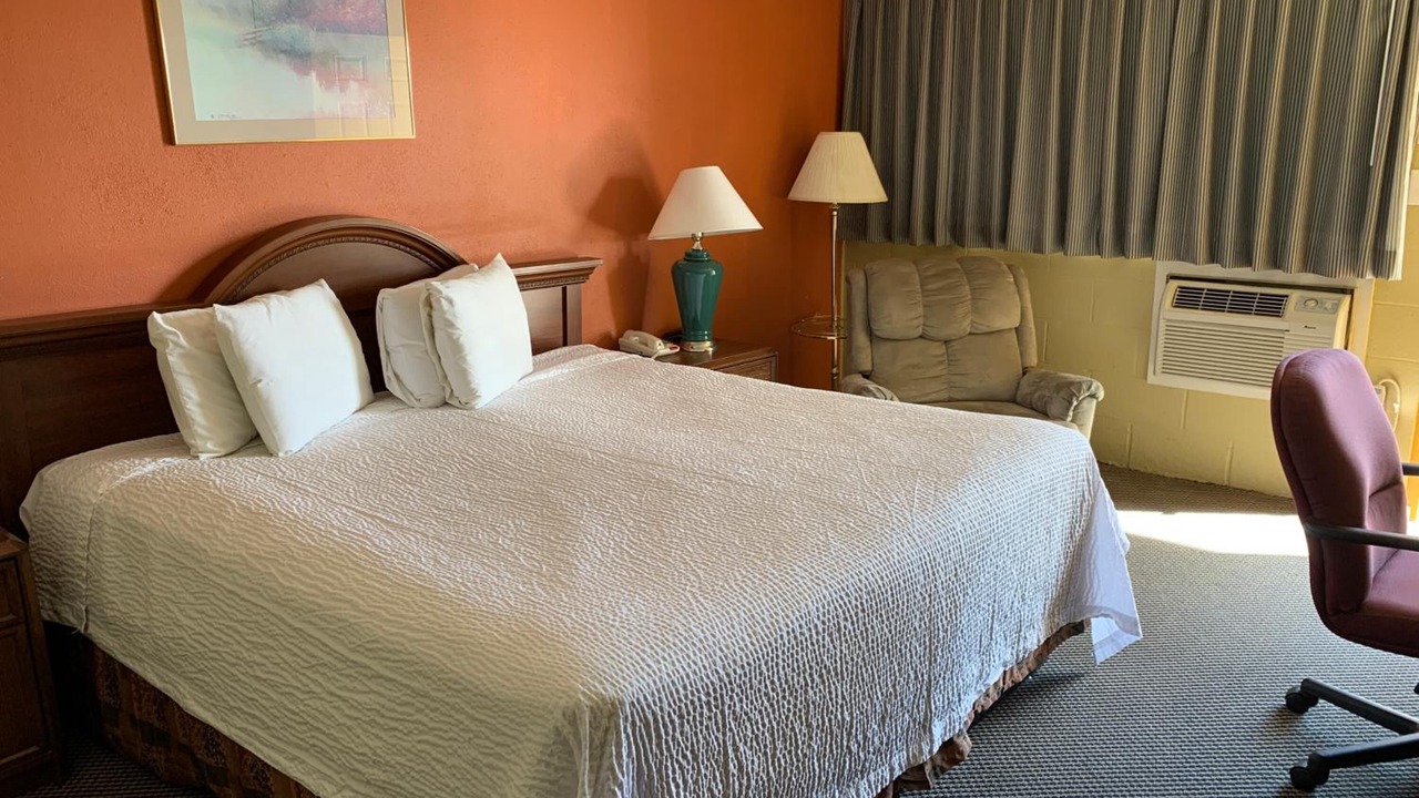 Photo of Bedroom in Dodge City