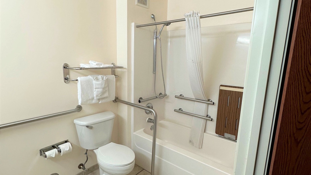 Photo of Bathroom in Pauline