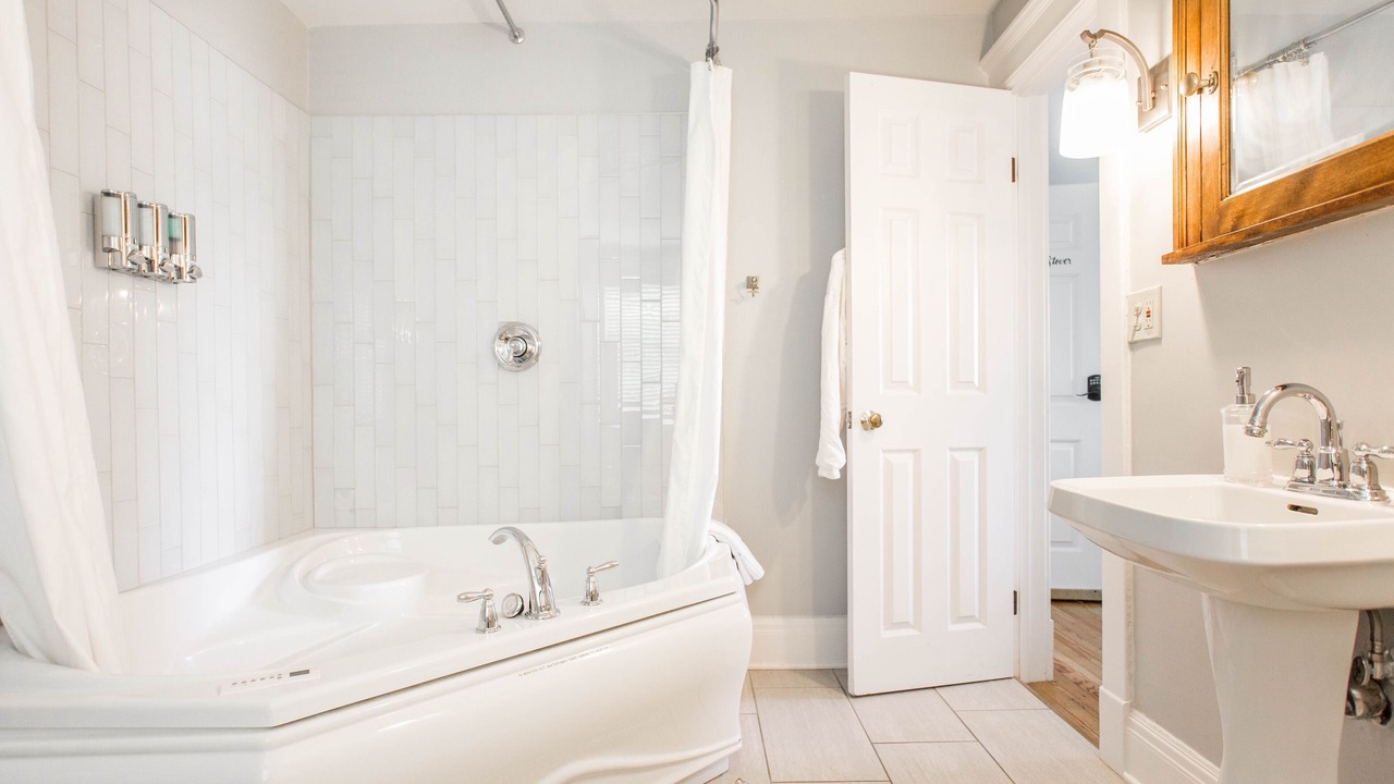 Photo of Bathroom in Southmoreland