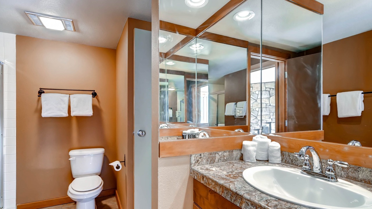 Photo of Bathroom in Lakeside Village