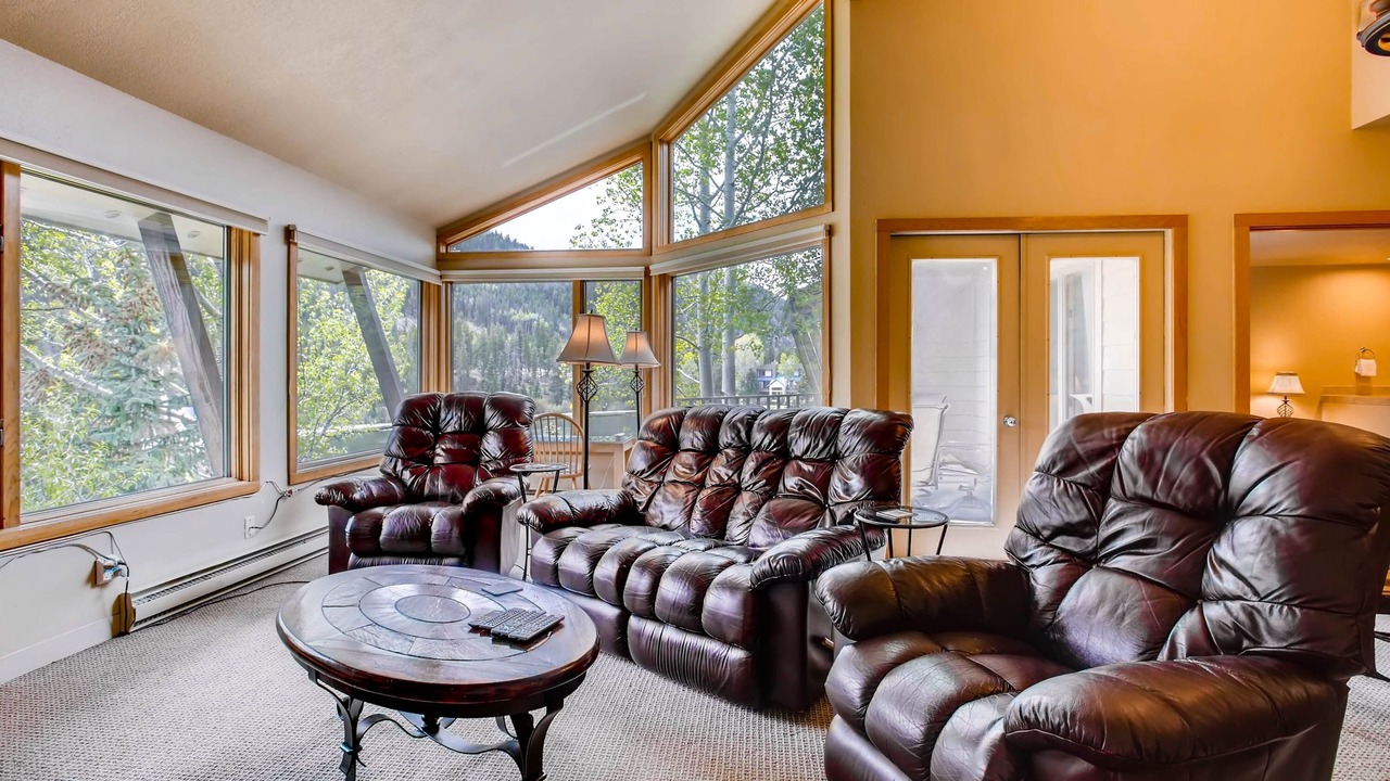 Photo of Livingroom in Lakeside Village