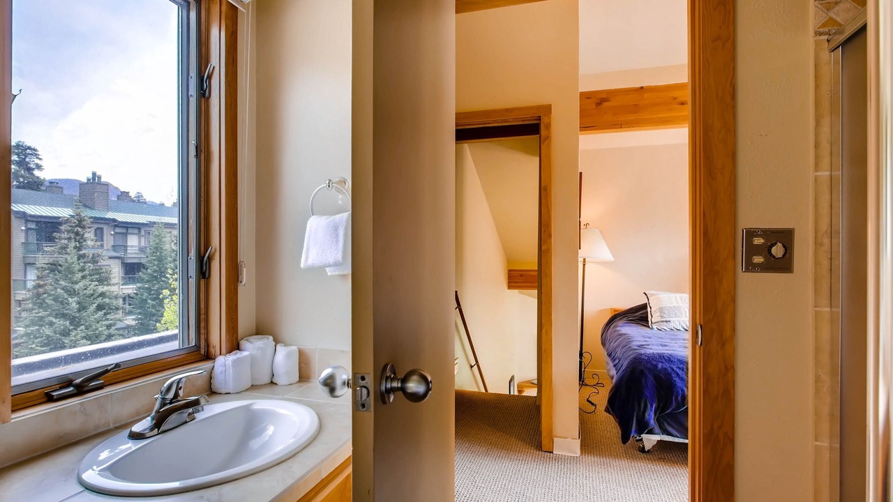Photo of Bathroom in Lakeside Village