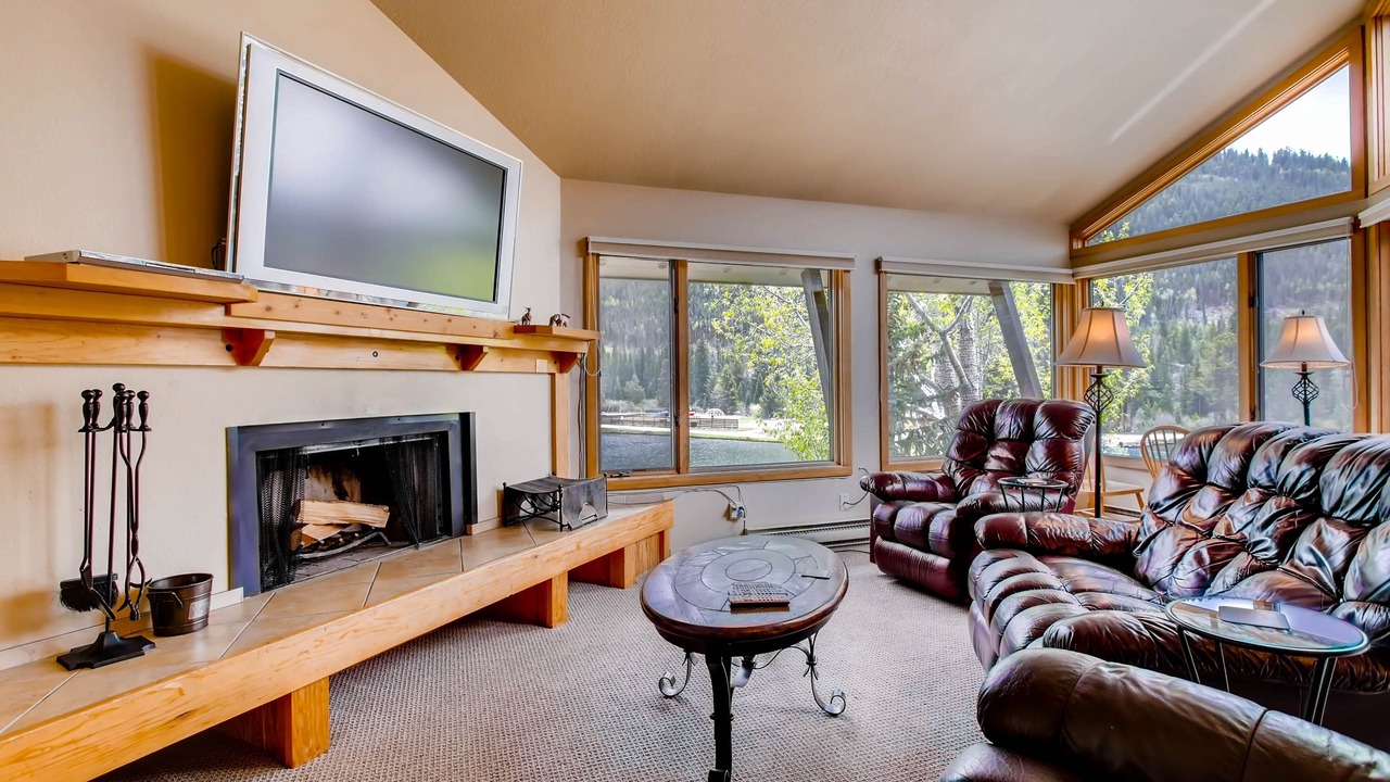 Photo of Bedroom in Lakeside Village