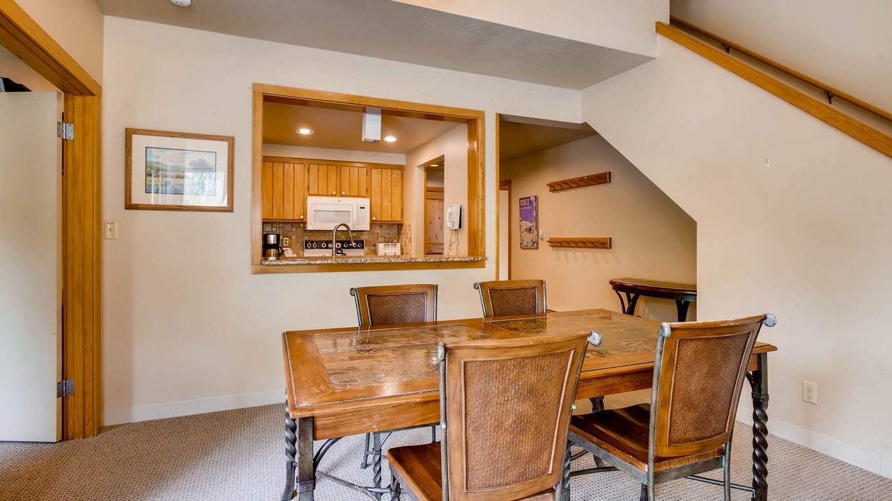 Photo of Livingroom in Lakeside Village
