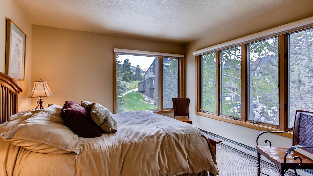 Photo of Bedroom in Lakeside Village