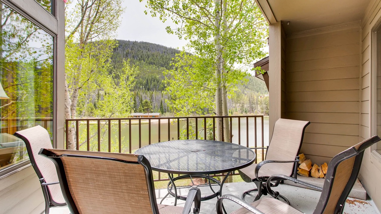 Photo of Patio Balcony in Lakeside Village