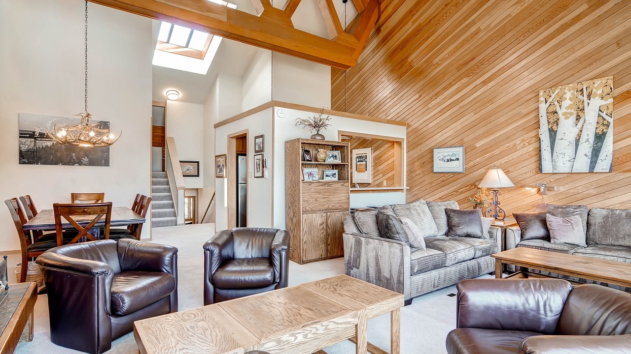 Photo of Livingroom in Lakeside Village
