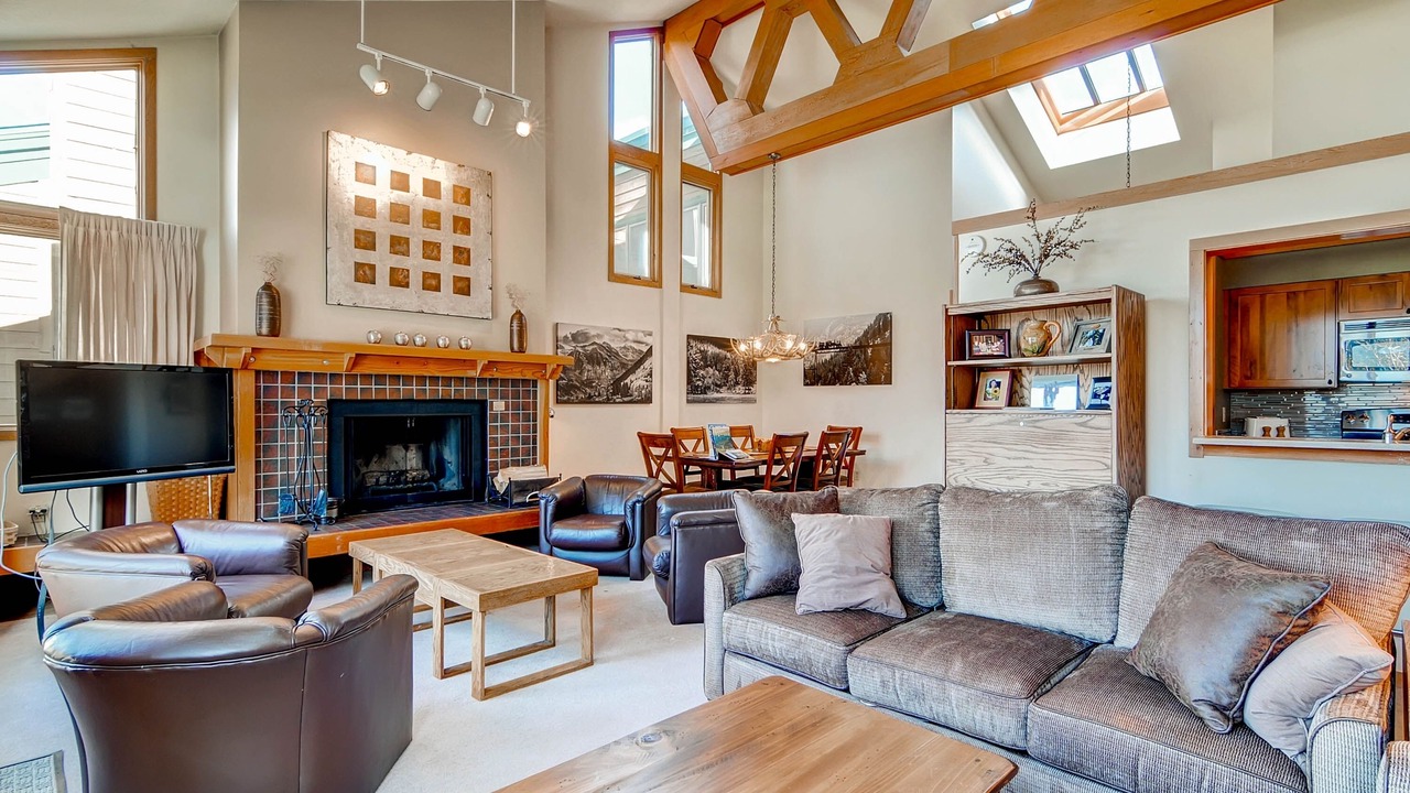 Photo of Livingroom in Lakeside Village