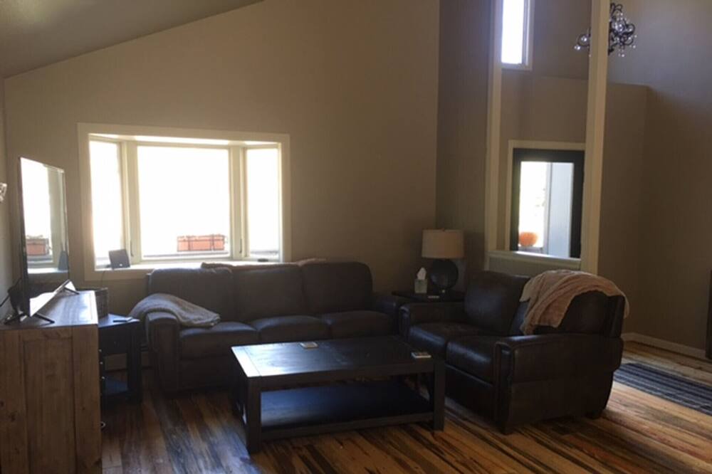 Photo of Livingroom in Summit Cove