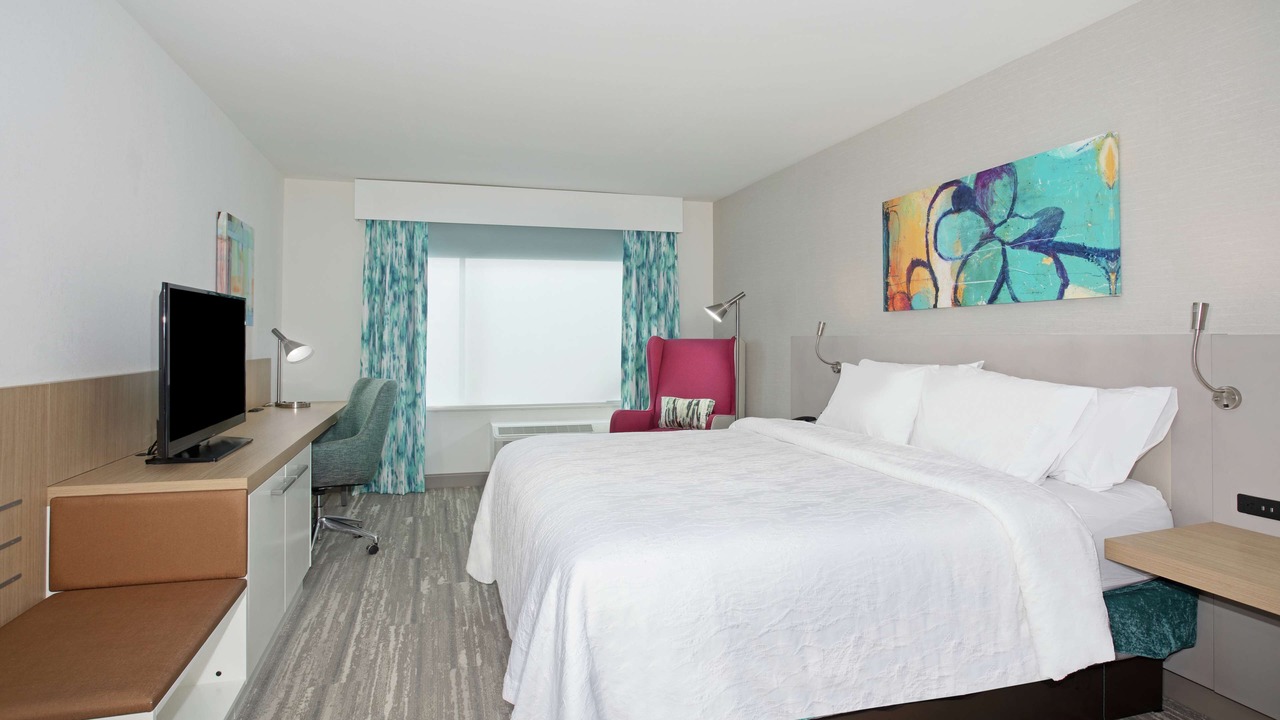 Photo of Bedroom in Aksarben - Elmwood Park